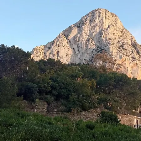 Junto Al Penon De Ifach Con Parking * Κάλπε