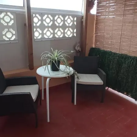 Junto Al Penon De Ifach Con Parking