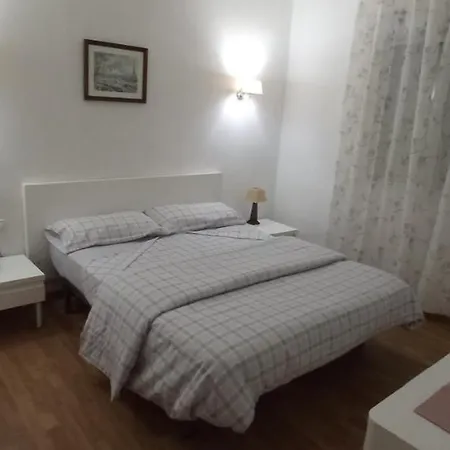 Junto Al Penon De Ifach Con Parking * Κάλπε