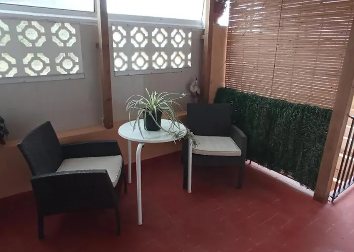 Junto Al Penon De Ifach Con Parking