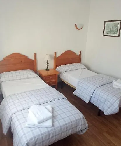 Junto Al Penon De Ifach Con Parking